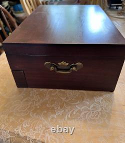 72 pc Nobility Silverplate Flatware CAPRICE with Wood Box, Oneida Silver 1937