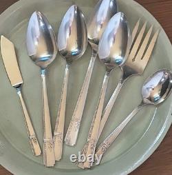 91 Pc Oneida Prestige GRENOBLE Silverplate SERVICE FOR 12 Flatware Set Wood Case