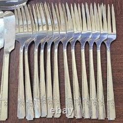 91 Pc Oneida Prestige GRENOBLE Silverplate SERVICE FOR 12 Flatware Set Wood Case