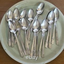 91 Pc Oneida Prestige GRENOBLE Silverplate SERVICE FOR 12 Flatware Set Wood Case