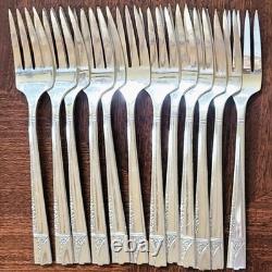 91 Pc Oneida Prestige GRENOBLE Silverplate SERVICE FOR 12 Flatware Set Wood Case