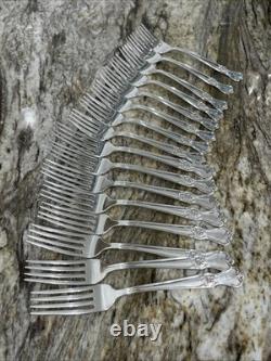 91 Piece 1950 SIGNATURE Company Plate Silverware Monogram D Wooden Box