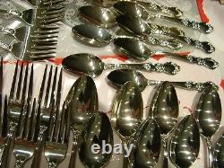 Beautiful 36 Pc1847 Rogers Bros HERITAGE Silverplate Set for 8 spoon fork knife