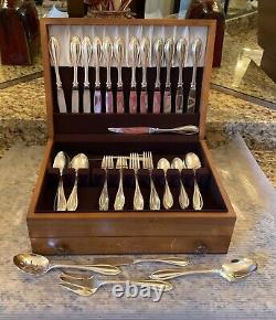 Beautiful Oneida 68 Pc Set Silver Arbor Silver Plate 1992-2003