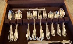 Beautiful Oneida 68 Pc Set Silver Arbor Silver Plate 1992-2003