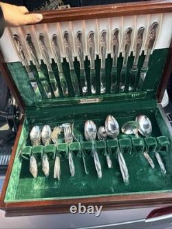 CommunityRogers & Bro Silverplate FlatwareSet with WoodenCase 50+ Pieces