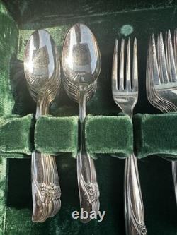 CommunityRogers & Bro Silverplate FlatwareSet with WoodenCase 50+ Pieces