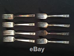 Community CORONATION Silverware Oneida Setting 8 Knife Fork Spoon Near Perfect