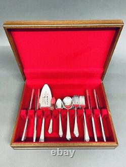 Fabulous 1941 Set of 35 Pc Original Precious Rogers Deluxe Plate Silverware