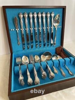 ONEIDA COMMUNITY AFFECTION 1960 Silverplate Flatware 8 Place Setting + 4, withCase