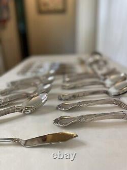 ONEIDA COMMUNITY AFFECTION 1960 Silverplate Flatware 8 Place Setting + 4, withCase