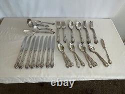 ONEIDA COMMUNITY AFFECTION 1960 Silverplate Flatware 8 Place Setting + 4, withCase