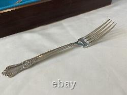 ONEIDA COMMUNITY AFFECTION 1960 Silverplate Flatware 8 Place Setting + 4, withCase