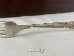 ONEIDA COMMUNITY AFFECTION 1960 Silverplate Flatware 8 Place Setting + 4, withCase