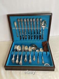 ONEIDA COMMUNITY AFFECTION 1960 Silverplate Flatware 8 Place Setting + 4, withCase