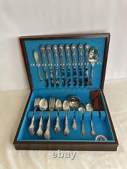 ONEIDA COMMUNITY AFFECTION 1960 Silverplate Flatware 8 Place Setting + 4, withCase