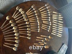 ONEIDA SOUTH SEAS COMMUNITY Flatware set of 65 service for 12 with box