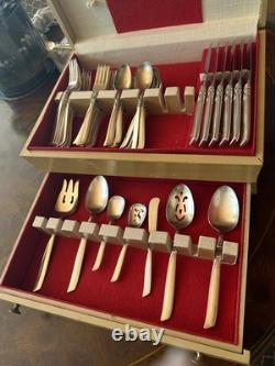 ONEIDA SOUTH SEAS COMMUNITY Flatware set of 65 service for 12 with box