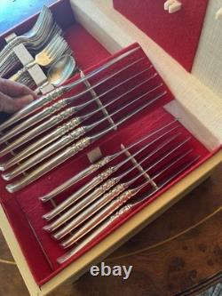 ONEIDA SOUTH SEAS COMMUNITY Flatware set of 65 service for 12 with box