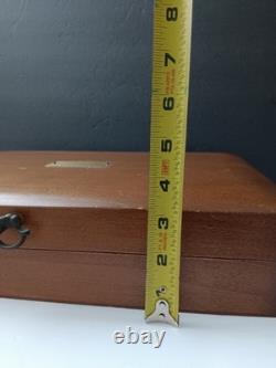 Oneida Community Plate Silverplate Flatware Set 68 Piece Grosvenor & Naken Chest