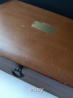 Oneida Community Plate Silverplate Flatware Set 68 Piece Grosvenor & Naken Chest