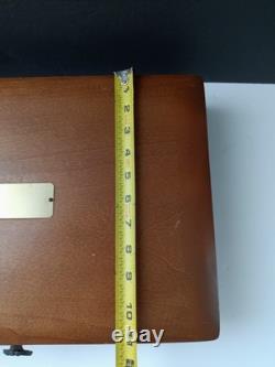 Oneida Community Plate Silverplate Flatware Set 68 Piece Grosvenor & Naken Chest