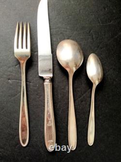 Oneida Community Plate Silverplate Flatware Set 68 Piece Grosvenor & Naken Chest