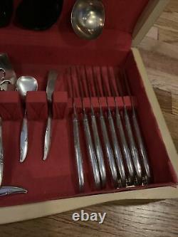 Oneida Community Silver Flower Pattern Silver Plate Set Case Chest 54 Pieces