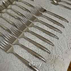 Oneida Community Silver Flowers 8 Place Setting 57 pieces with Community Chest
