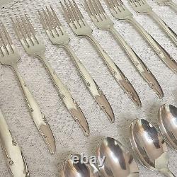 Oneida Community Silver Flowers 8 Place Setting 57 pieces with Community Chest