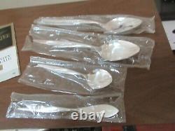 Oneida Community Silverplate FLIGHT Flatware Service for 12, 76 Piece Set