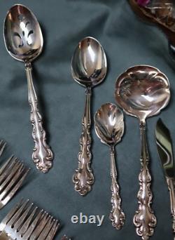 Oneida Cube Modern Baroque Silverplate Flatware Service for 8 + Serving Pieces