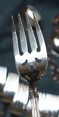 Oneida Cube Modern Baroque Silverplate Flatware Service for 8 + Serving Pieces