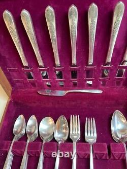 Oneida ROYAL ROSE Silver Plate Silverware, Flatware Set 47 Pieces