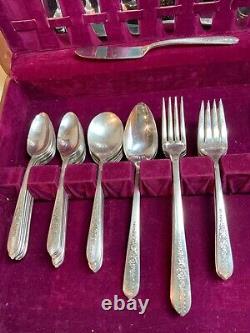 Oneida ROYAL ROSE Silver Plate Silverware, Flatware Set 47 Pieces