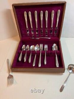 Oneida ROYAL ROSE Silver Plate Silverware, Flatware Set 47 Pieces