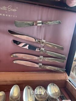 Oneida SOUTH SEAS Silverplate 1955 Silverware Flatware 69 piece Set