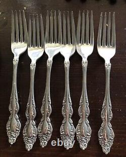 Oneida Silverplate 1881 Rogers Baroque Rose Silverware. Flatware 57 Piece Set