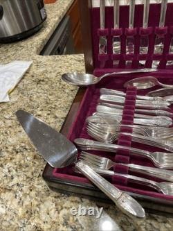 Rogers Bros 1847 First Love Silverware 12 Settings + Serving Pcs + Box 84 Pcs