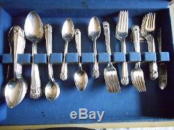 Rogers Bros. ETERNALLY YOURS 89 Piece Silverplate Flatware Set With Wood Box