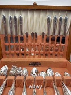 Silverplate Flatware Set 82 Pieces Oneida Countess II ART DECO 1930s withChest