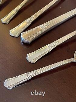 Silverplate Flatware TREASURE 1940 IS Wm Rogers in Wooden Chest 49 Pieces