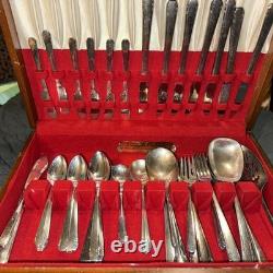 Tudor Plate Oneida Queen Bess Silver Plate Flatware Set 66 Piece Set