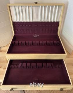 VTG 1951 ONEIDA Silverplate DISTINCTION Flatware Set 68pc Serve 9 -7pc Place Set