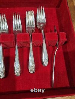 Vintage 1847 Rogers Bros Daffodil 60 Piece Set Silver Plate Flatware IN CHEST