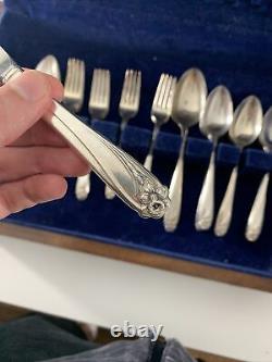Vintage 1847 Rogers Bros Silverware Daffidil 49 piece set of Cutlery