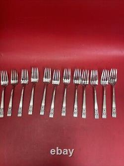 Vintage 75 pc Community Silver Plate Flatware