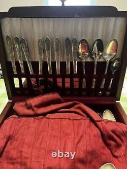 Vintage WM ROGERS Silver Plate 71 Pc. Flatware Set Silverware