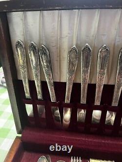 Vintage WM ROGERS Silver Plate 71 Pc. Flatware Set Silverware