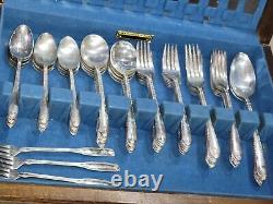 Vintage Wm Rogers & Son IS 1940 Exquisite Silverplate Flatware 68pcs withBox